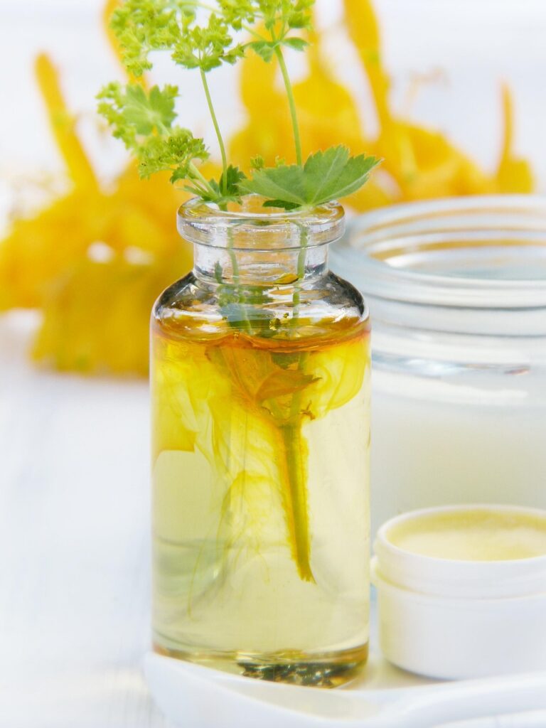 ホホバオイルを使ったヘアオイルの効果とは？